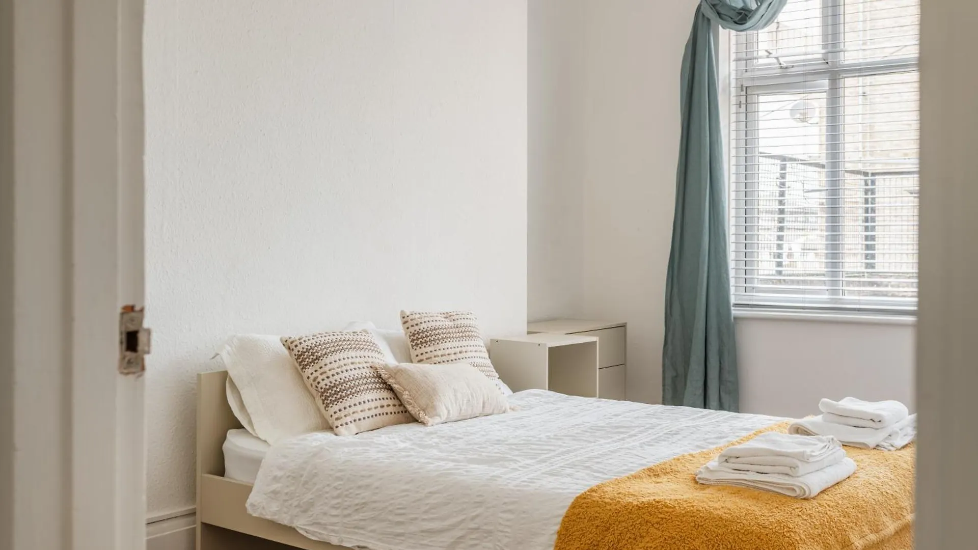 Homestay Cozy Room With Shared Bathroom London